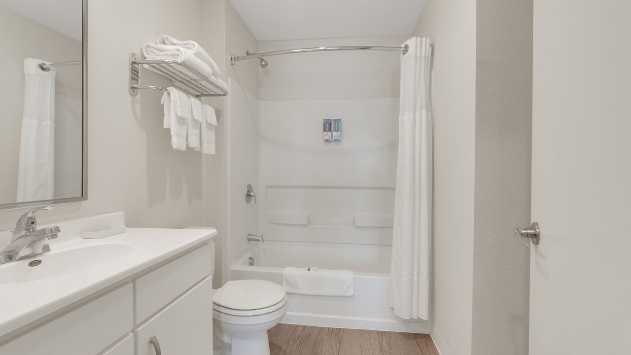 Photo of Bathroom in Far North Central