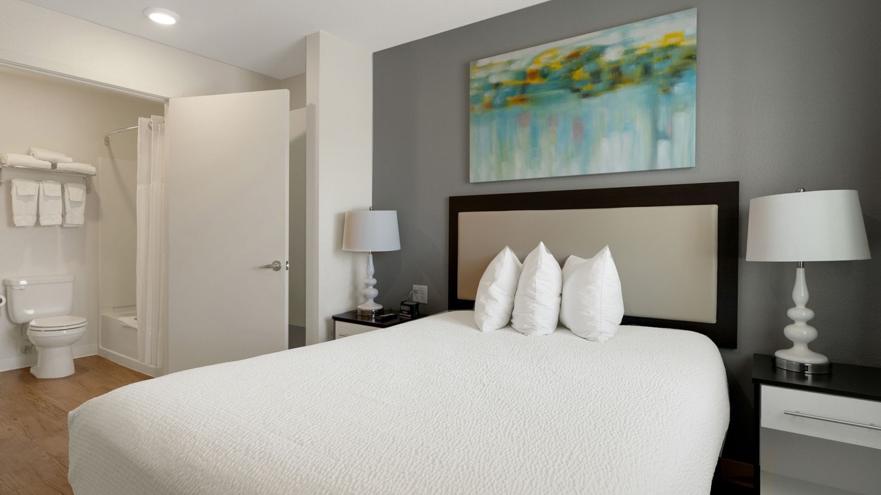 Photo of Bedroom in Far North Central