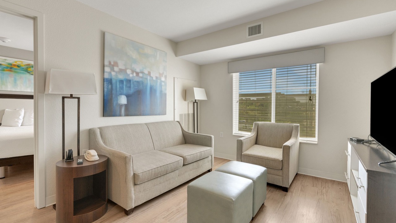 Photo of Livingroom in Far North Central