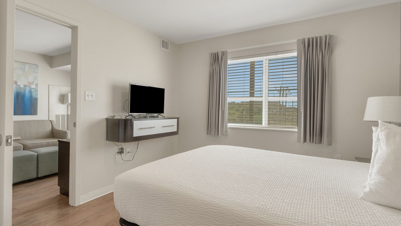 Photo of Bedroom in Far North Central