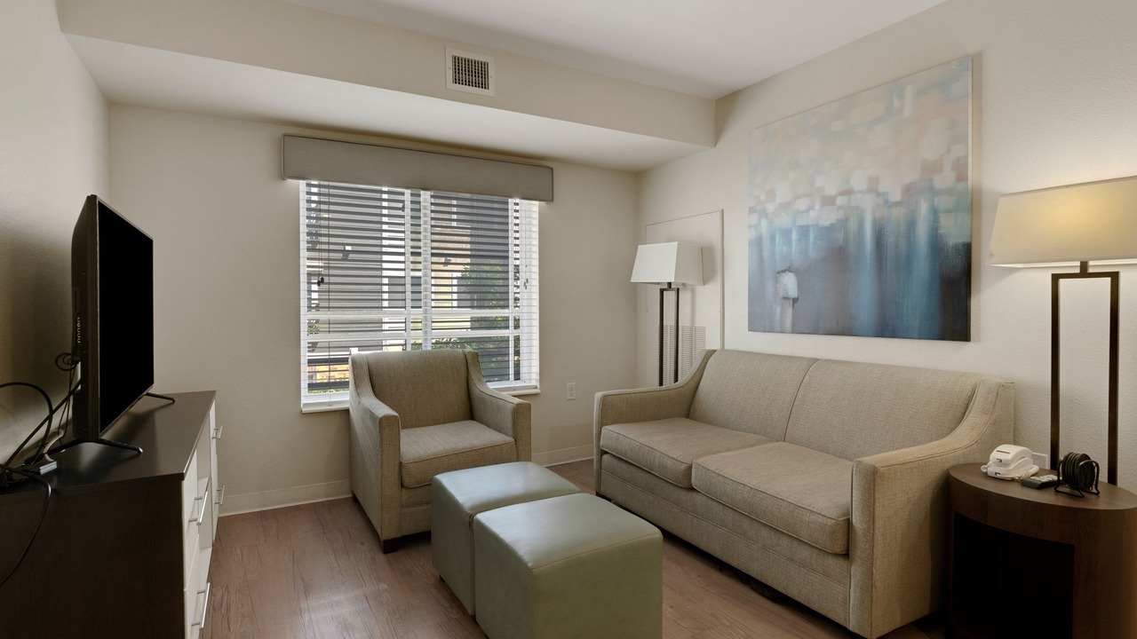 Photo of Livingroom in Far North Central