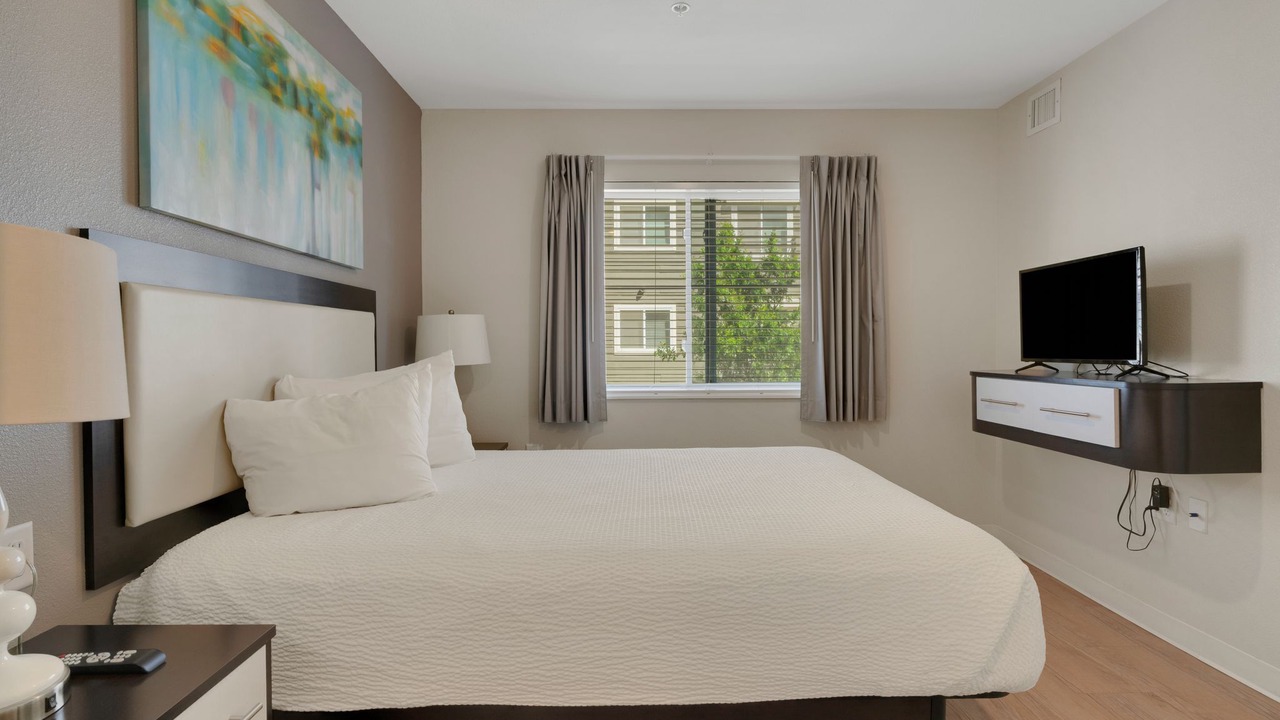 Photo of Bedroom in Far North Central