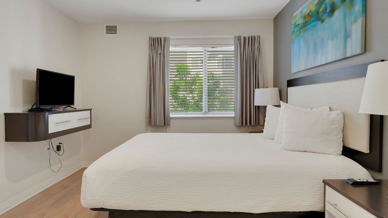 Photo of Bedroom in Far North Central
