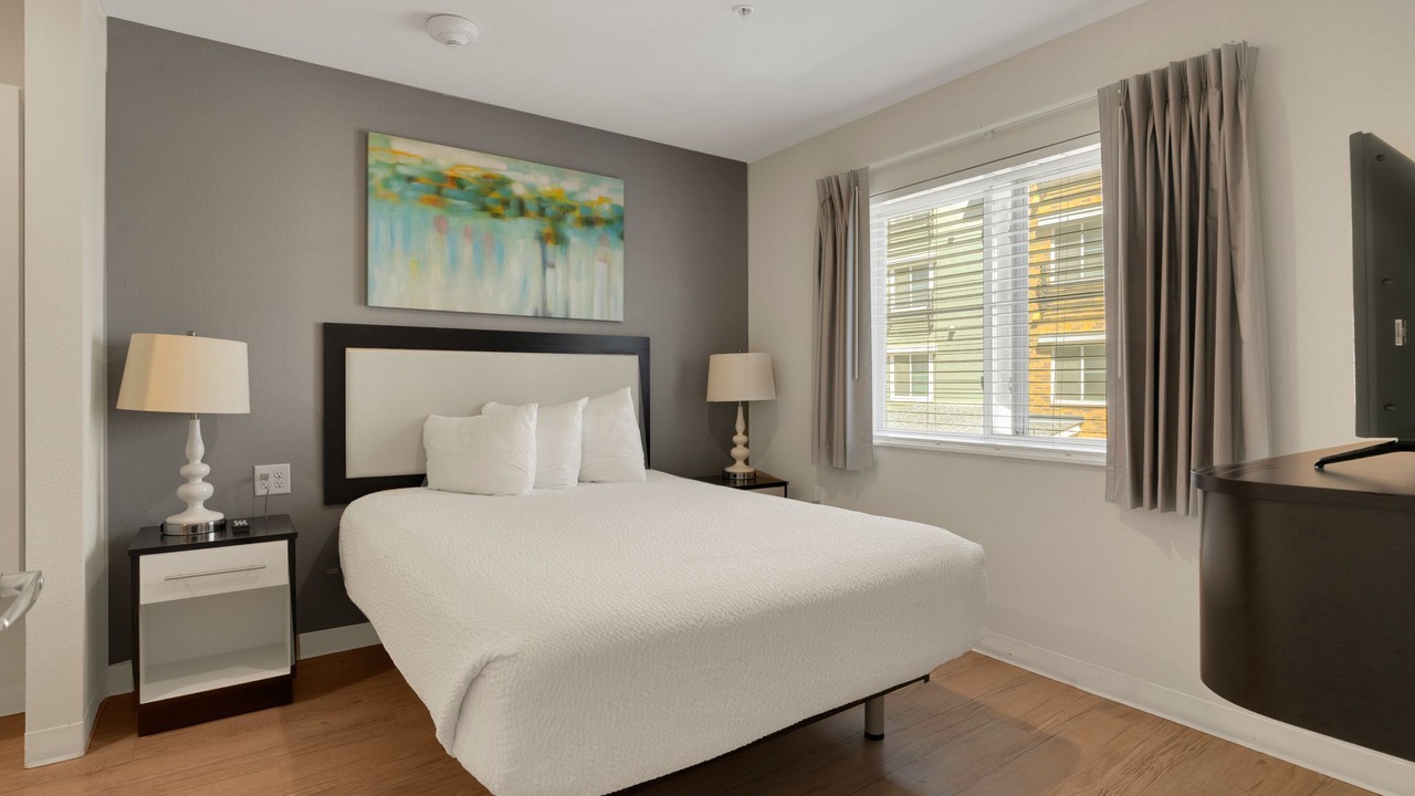 Photo of Bedroom in Far North Central
