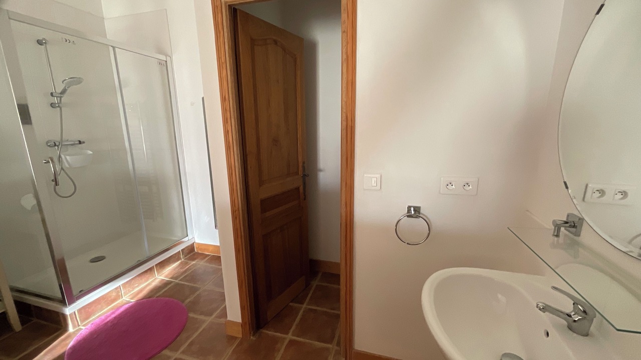 Photo of Bathroom in Armillac