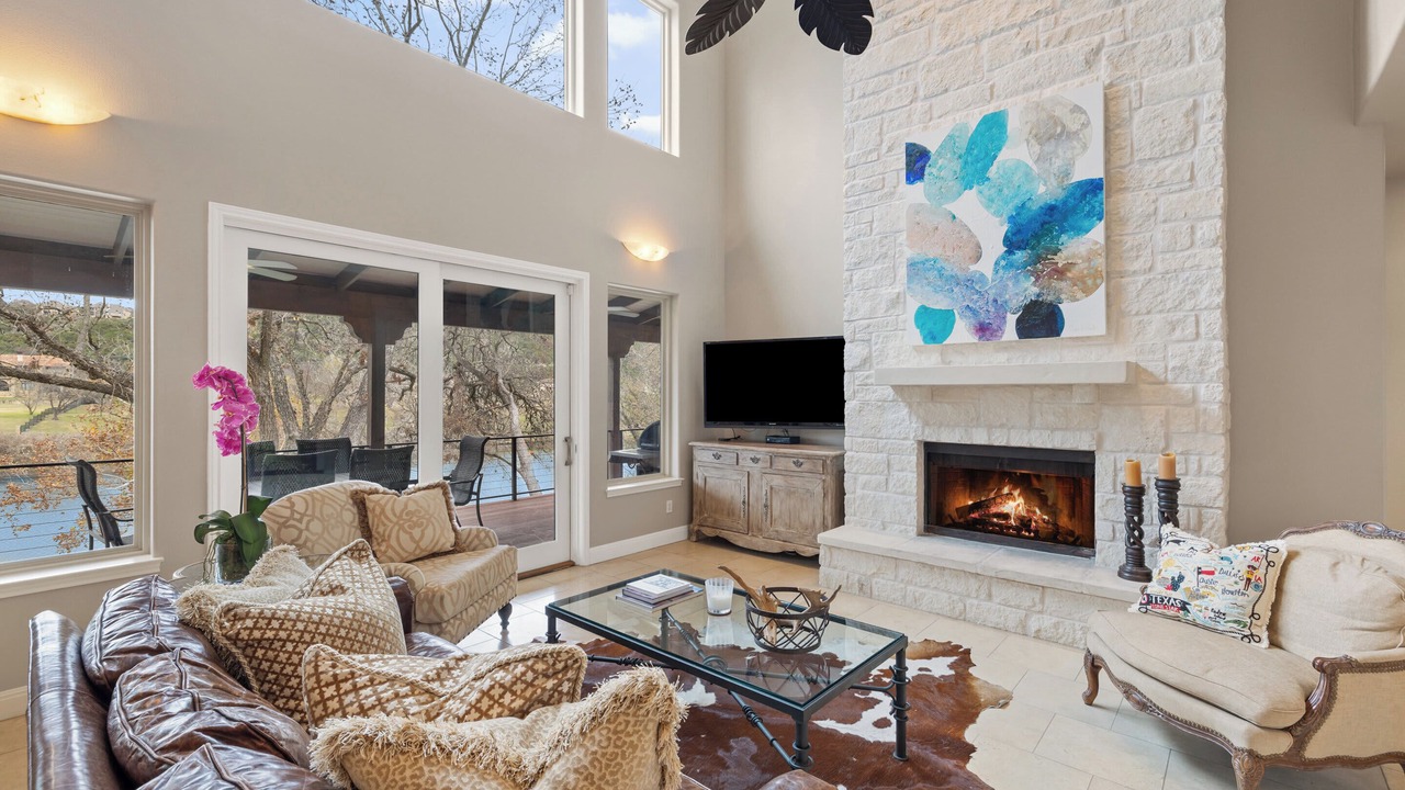 Photo of Livingroom in Apache Shores