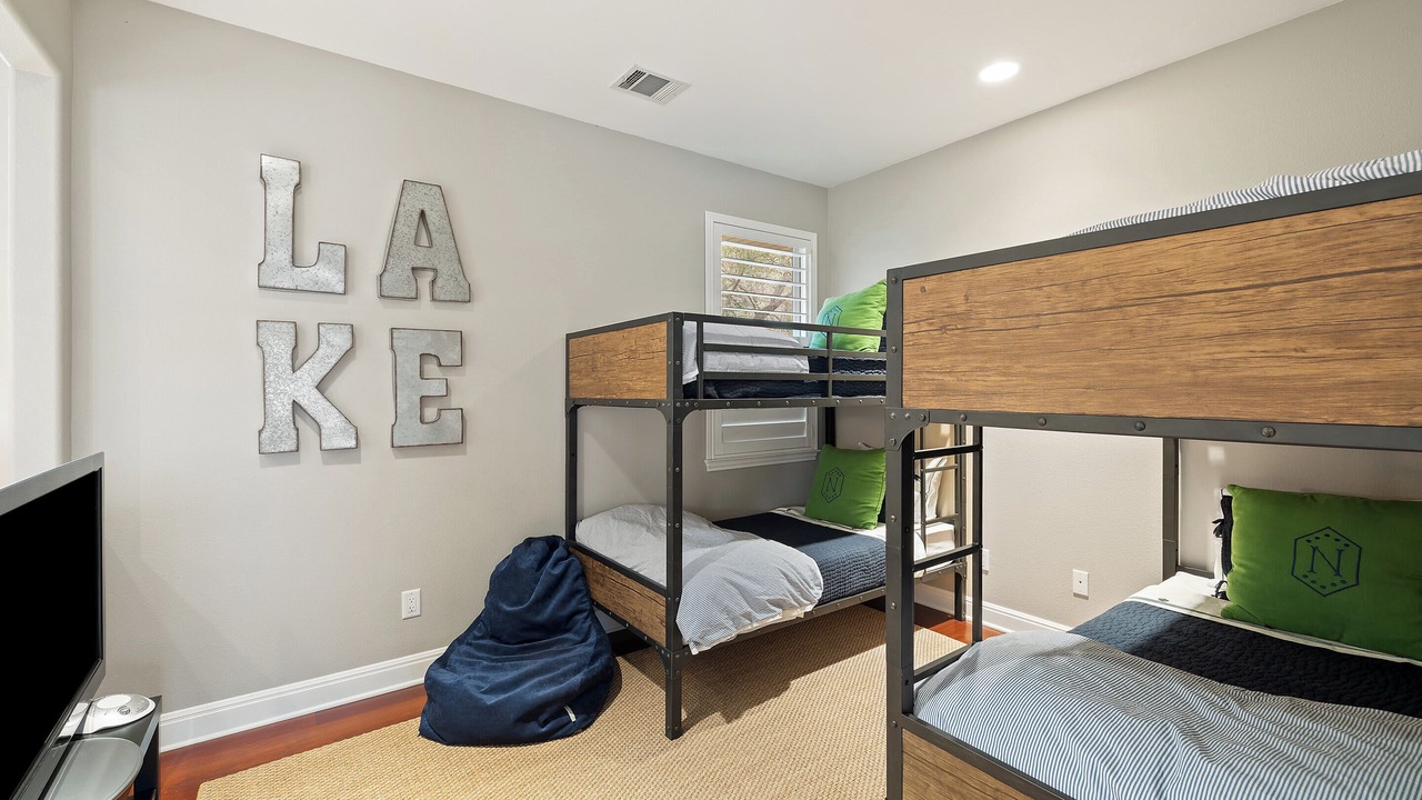 Photo of Bedroom in Apache Shores
