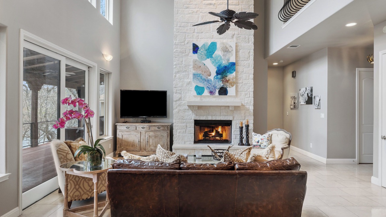 Photo of Livingroom in Apache Shores
