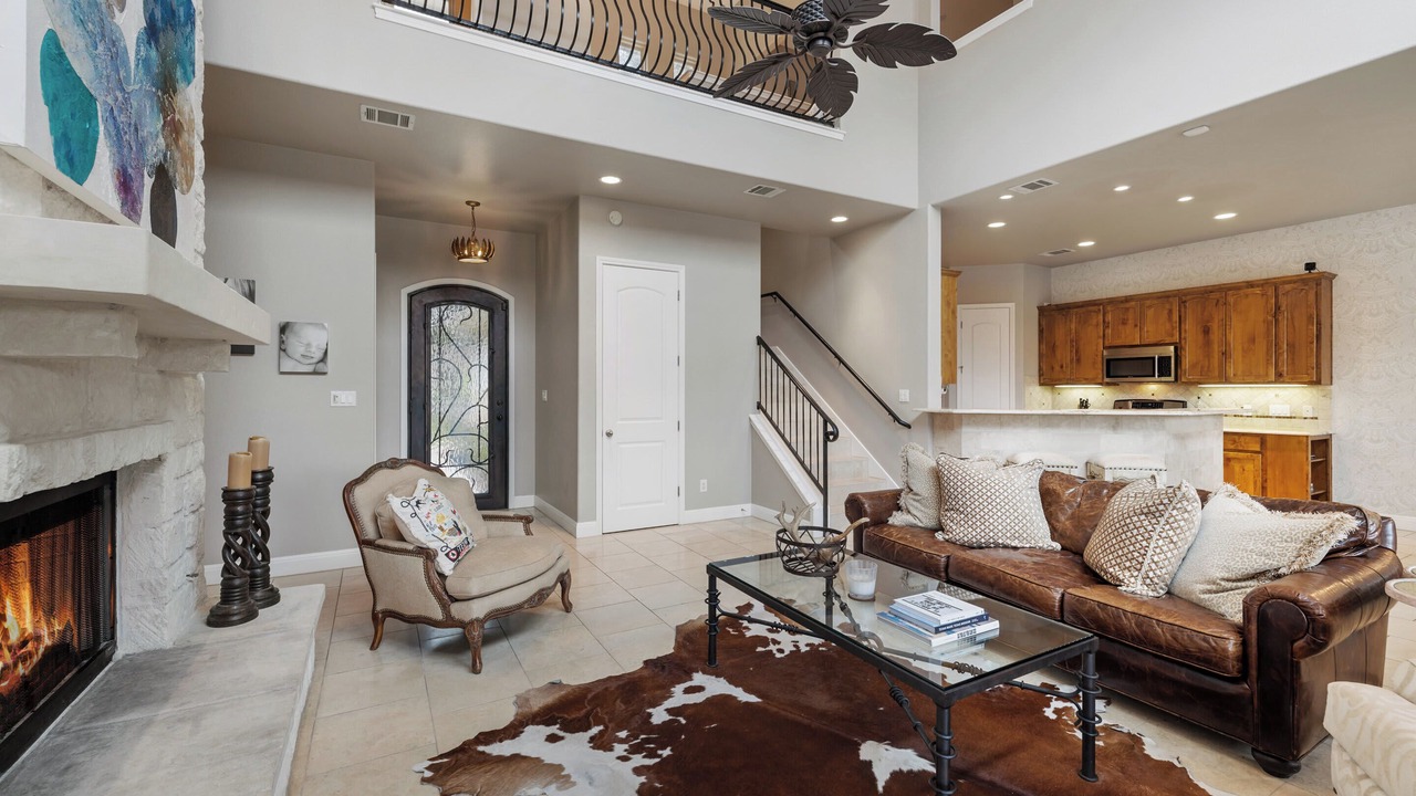 Photo of Livingroom in Apache Shores