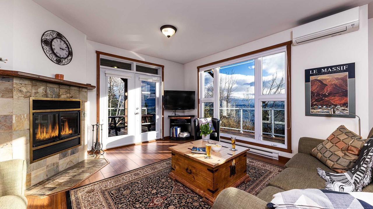 Photo of Livingroom in Petite-Riviere-Saint-Francois