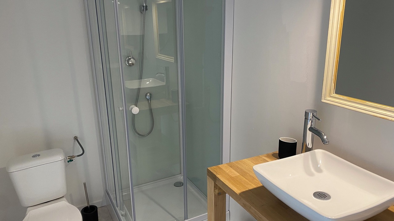 Photo of Bathroom in Poncin