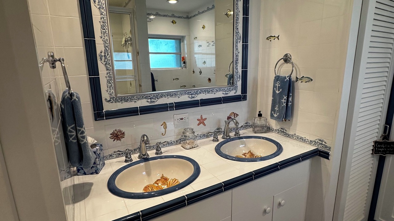 Photo of Bathroom in Sugarloaf Key