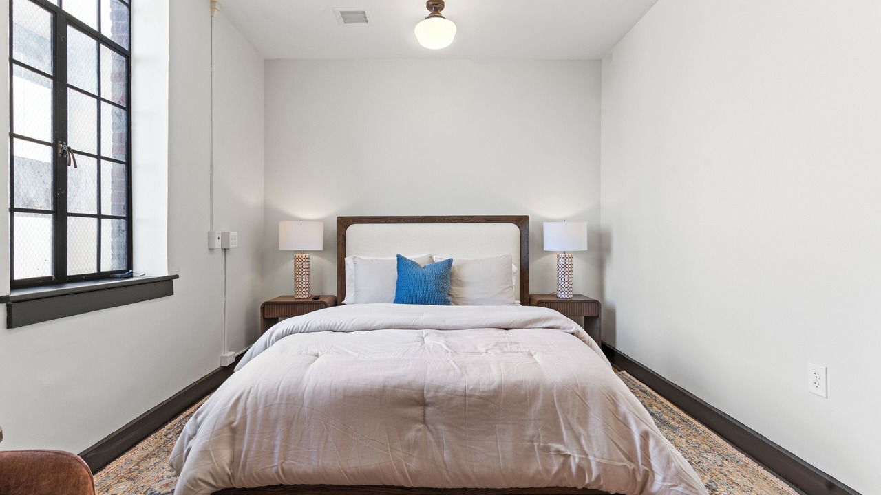 Photo of Bedroom in Newark