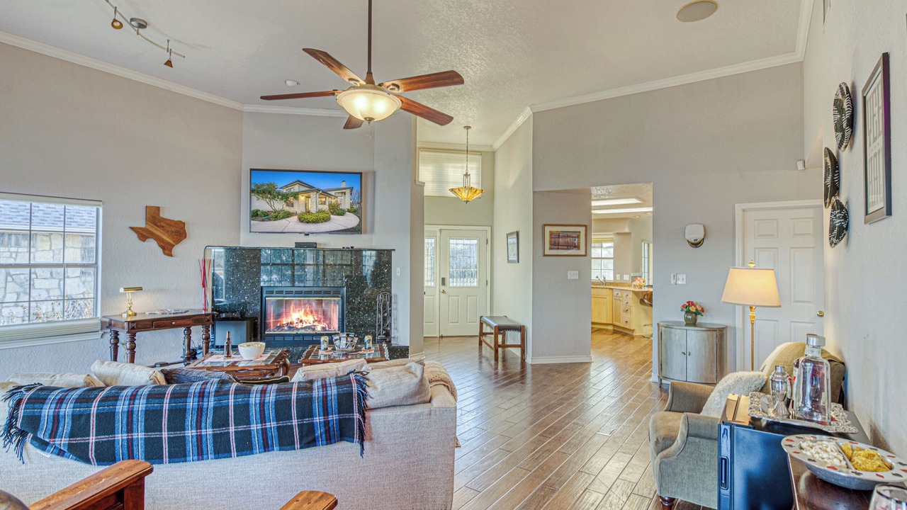 Photo of Livingroom in Granite Shoals
