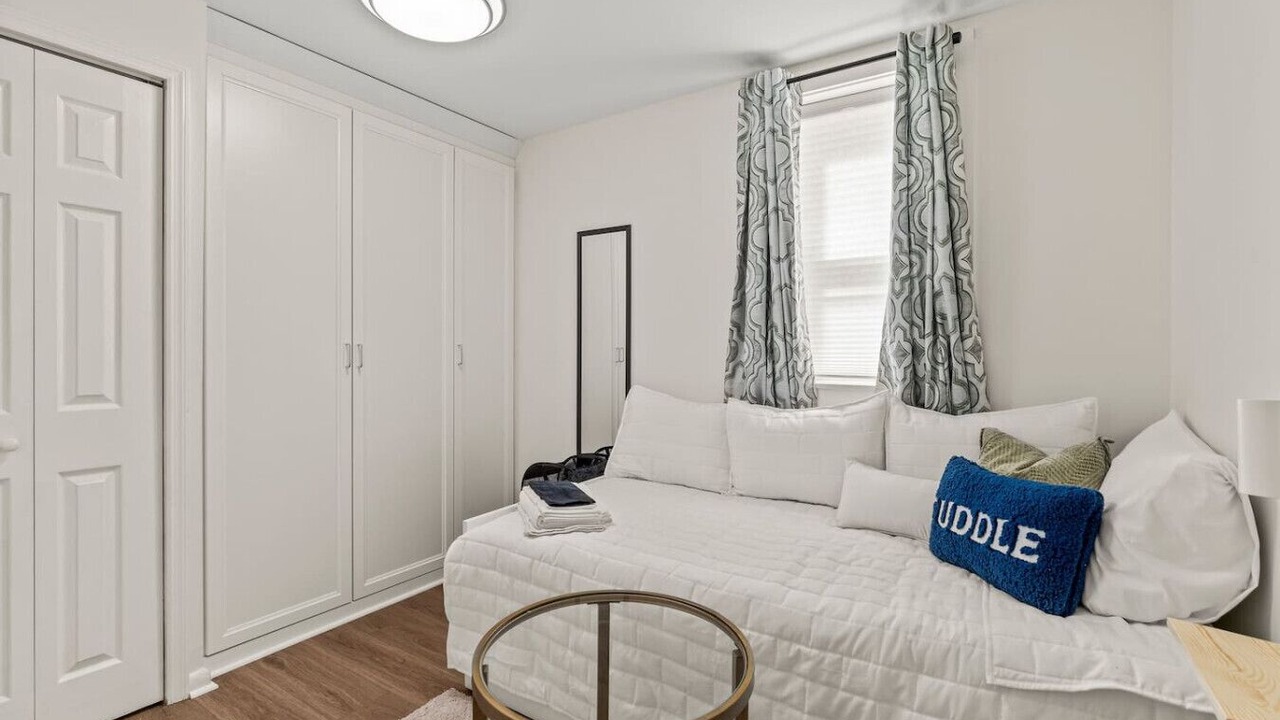 Photo of Bedroom in Southwest Center City