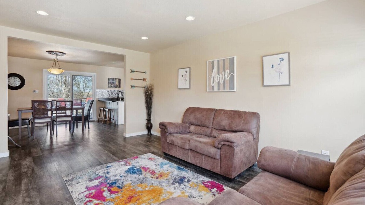 Photo of Livingroom in Norwalk