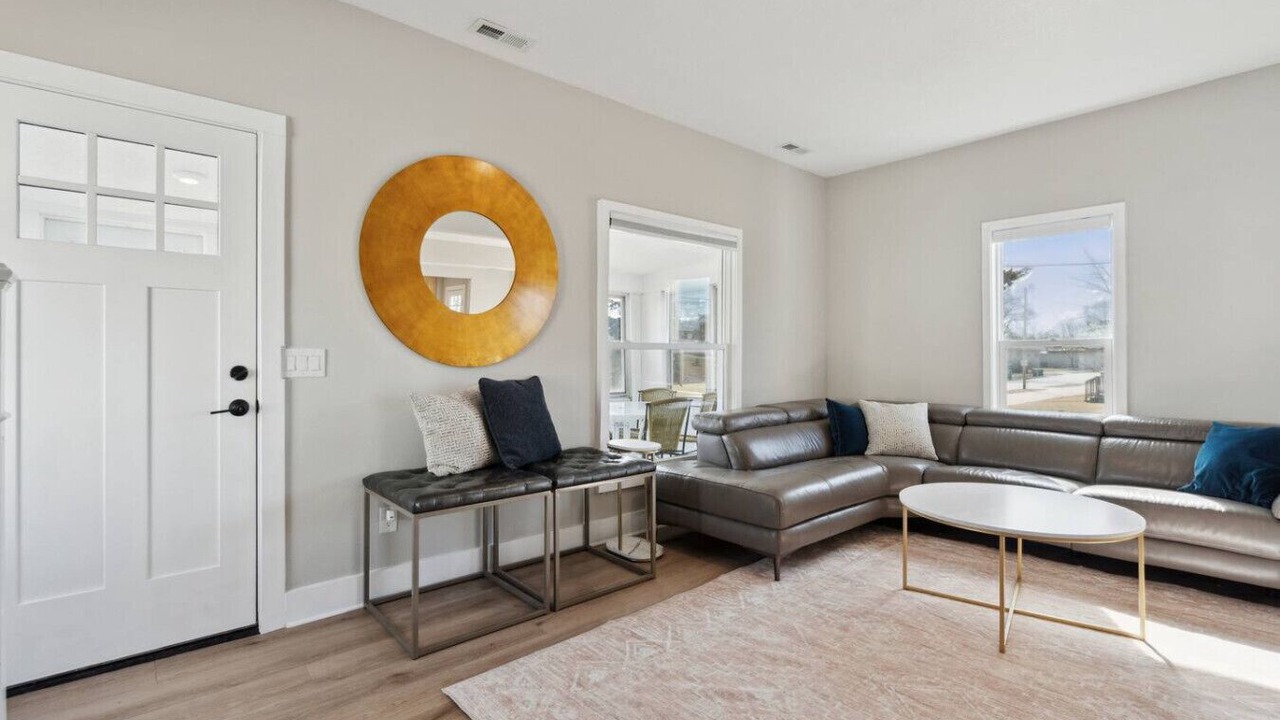 Photo of Livingroom in West Des Moines
