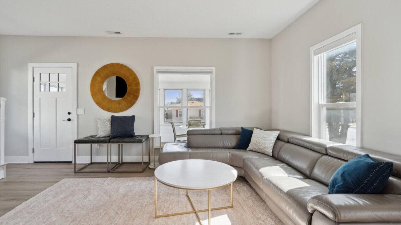 Photo of Livingroom in West Des Moines