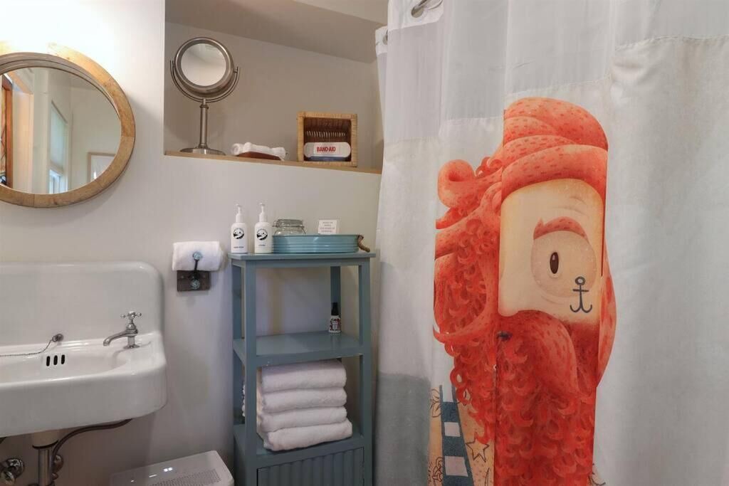 Photo of Bathroom in Jenner
