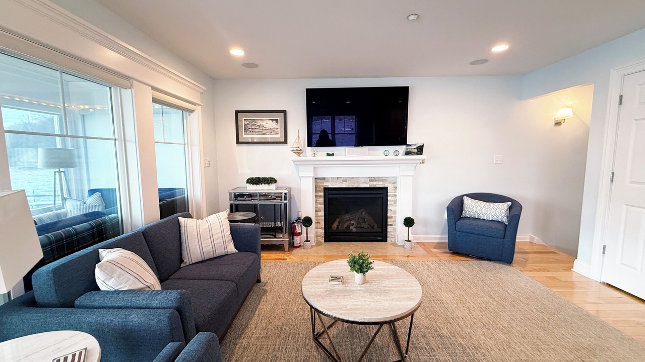Photo of Livingroom in Saratoga Springs