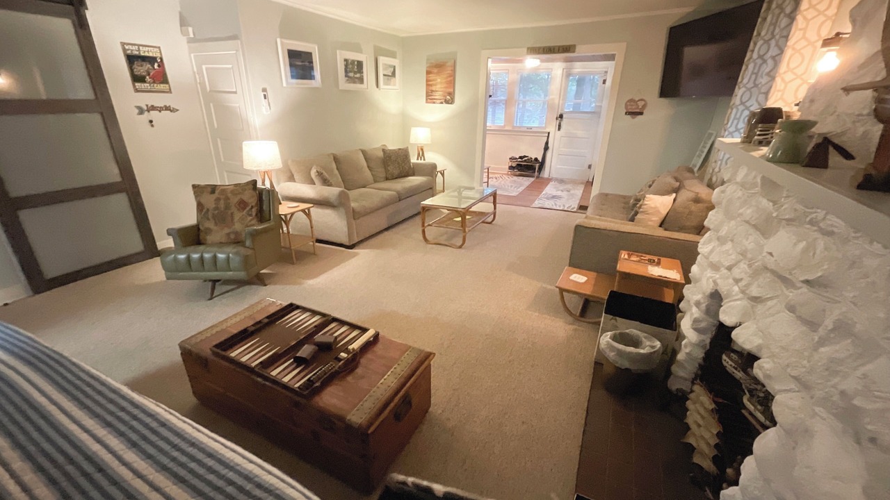 Photo of Livingroom in Idlewild