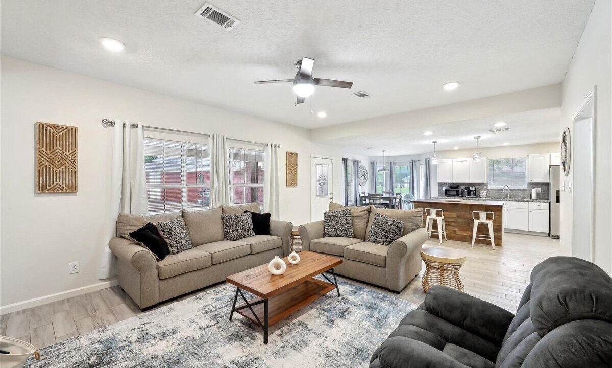 Photo of Livingroom in Lakeview  Jefferson County
