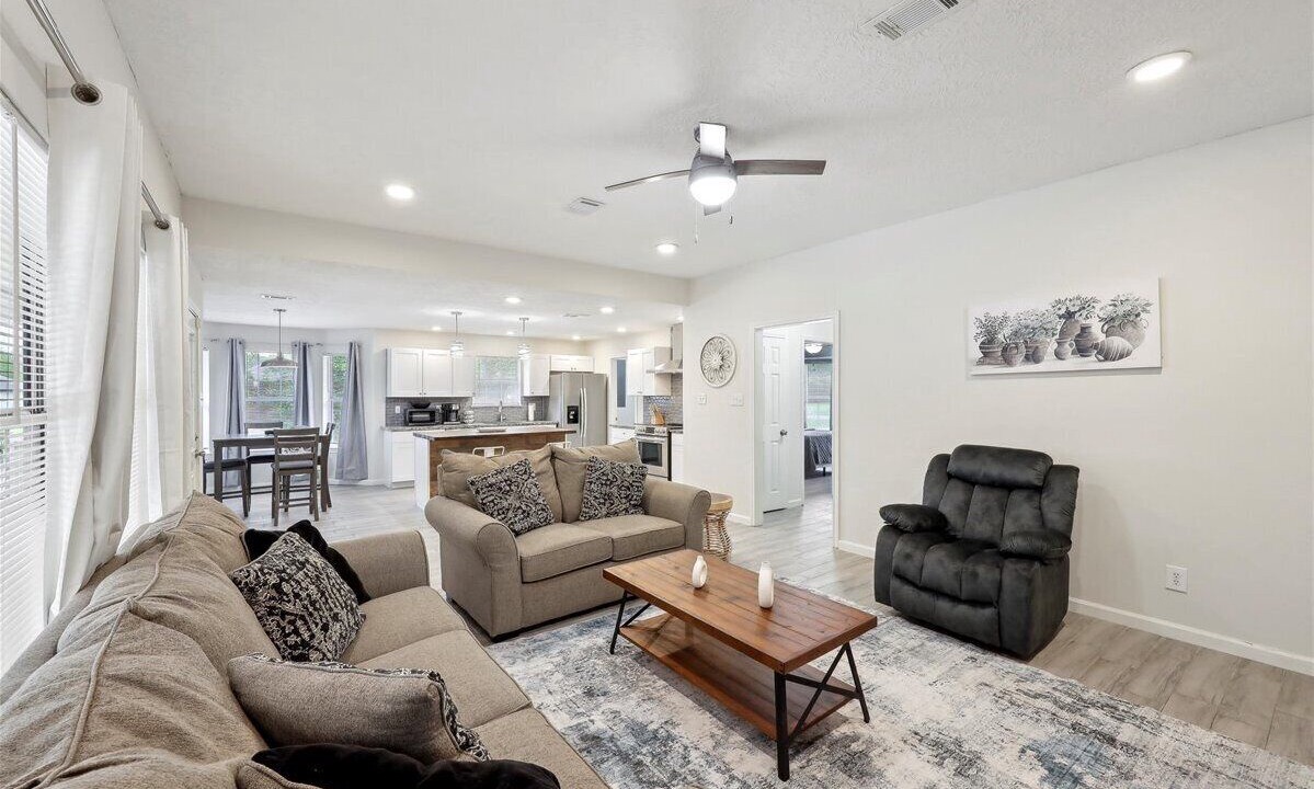 Photo of Livingroom in Lakeview  Jefferson County