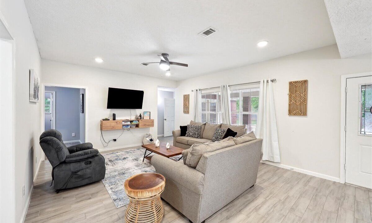 Photo of Livingroom in Lakeview  Jefferson County