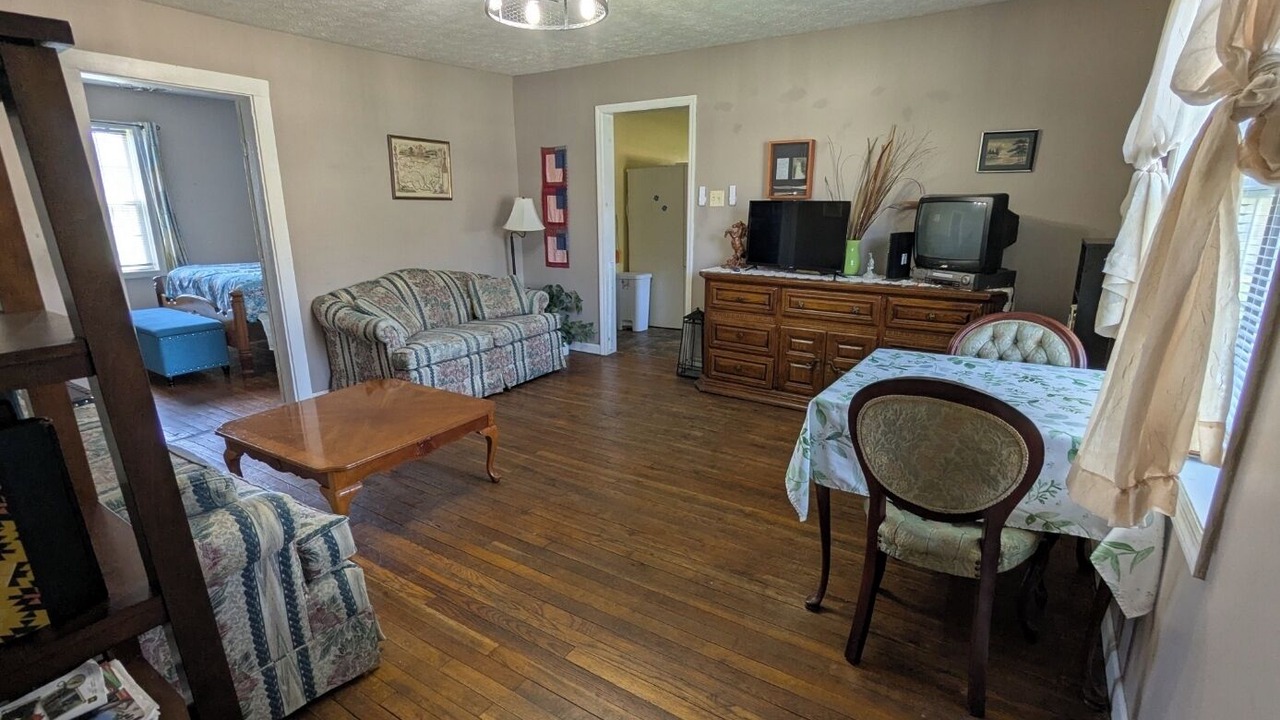 Photo of Livingroom in Island City