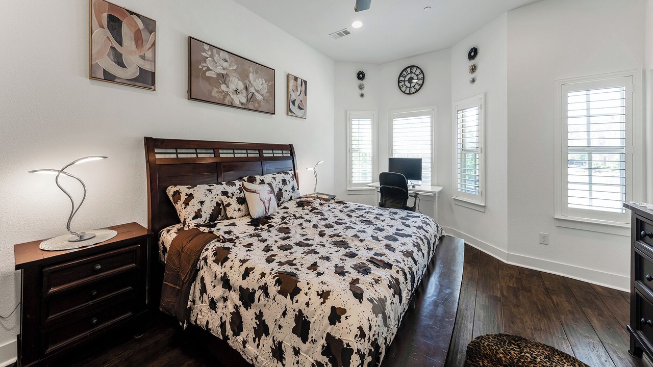 Photo of Bedroom in Lewisville
