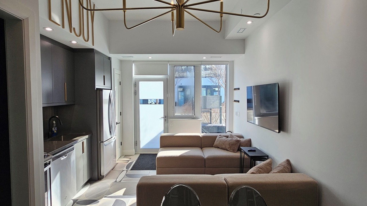 Photo of Livingroom in Big Bay Point