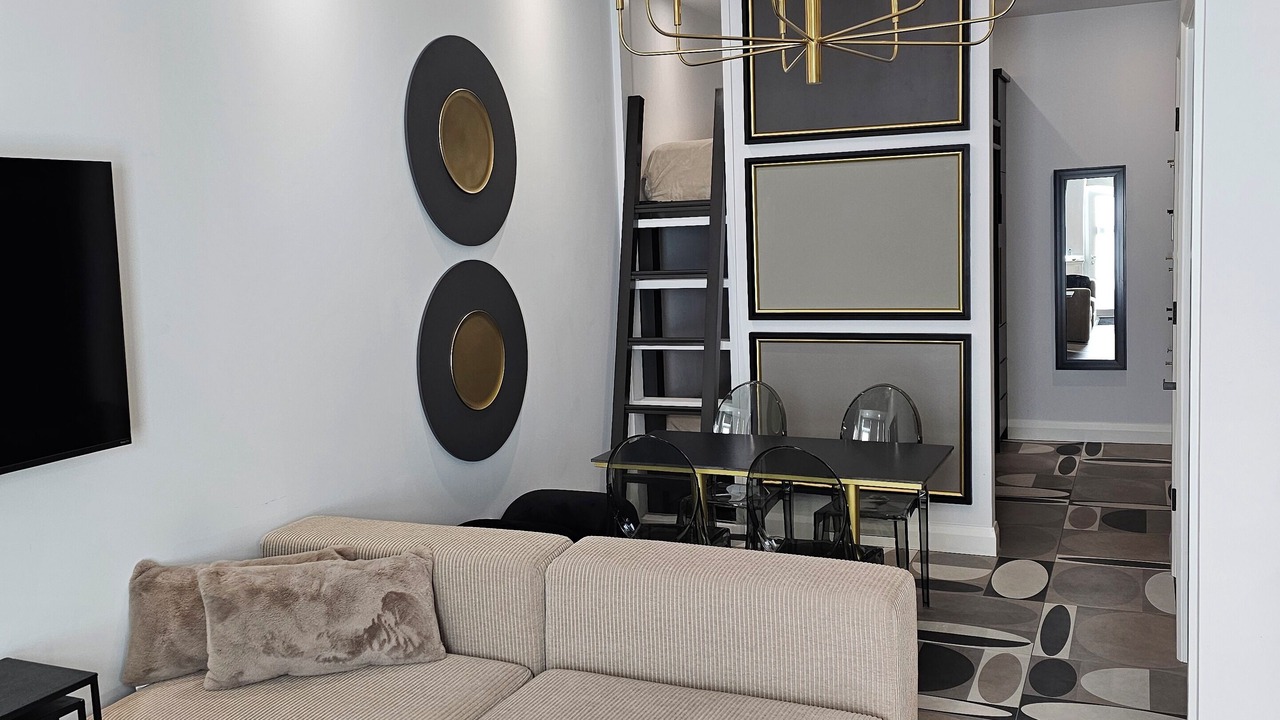 Photo of Livingroom in Big Bay Point