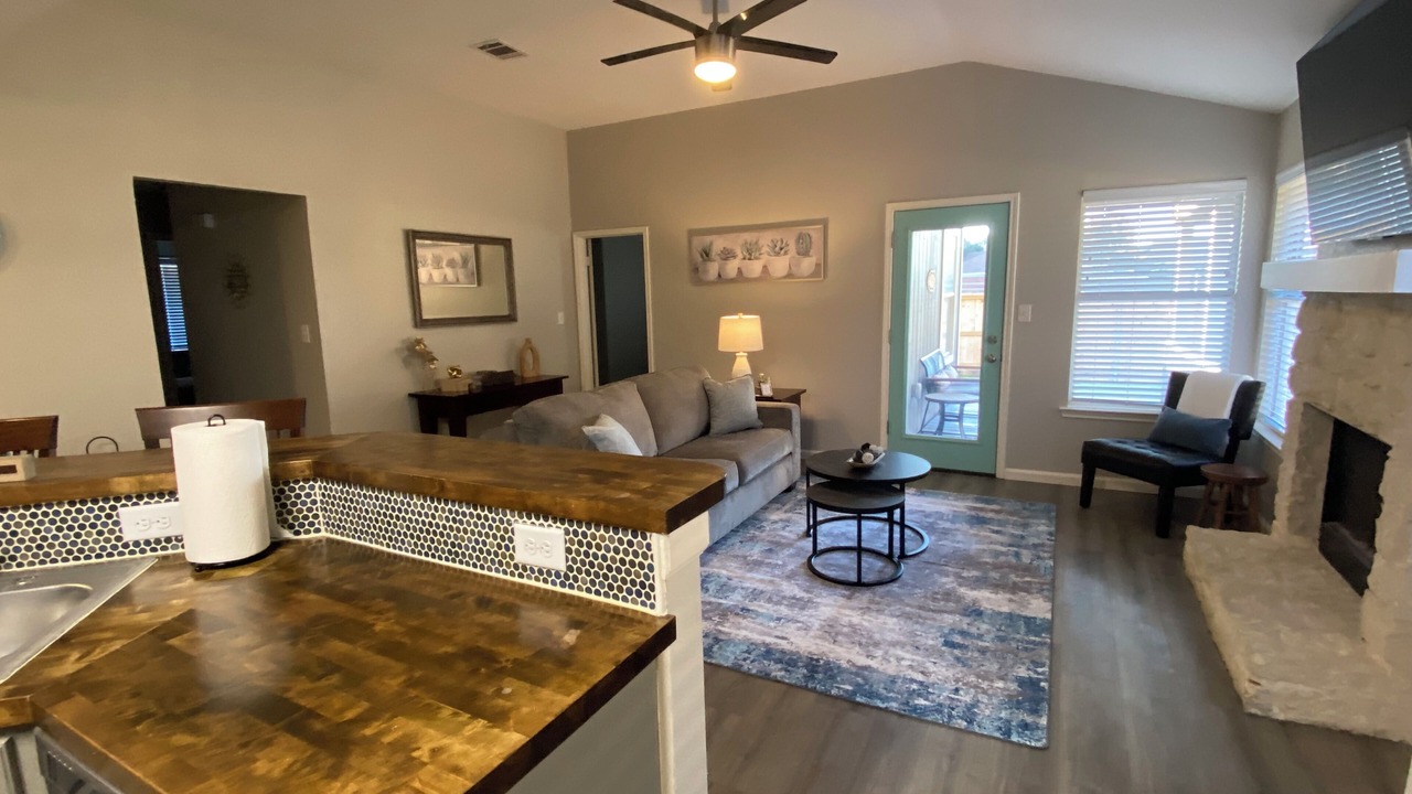 Photo of Livingroom in Chandler Creek
