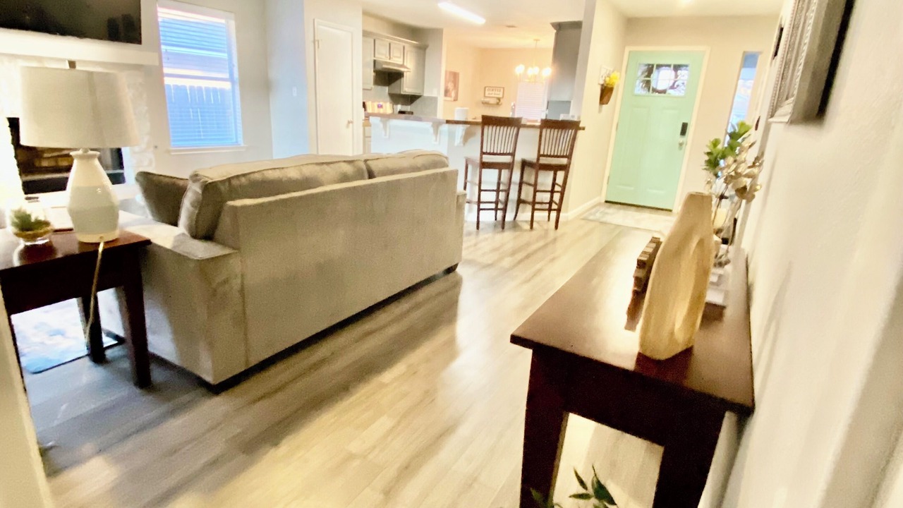 Photo of Livingroom in Chandler Creek