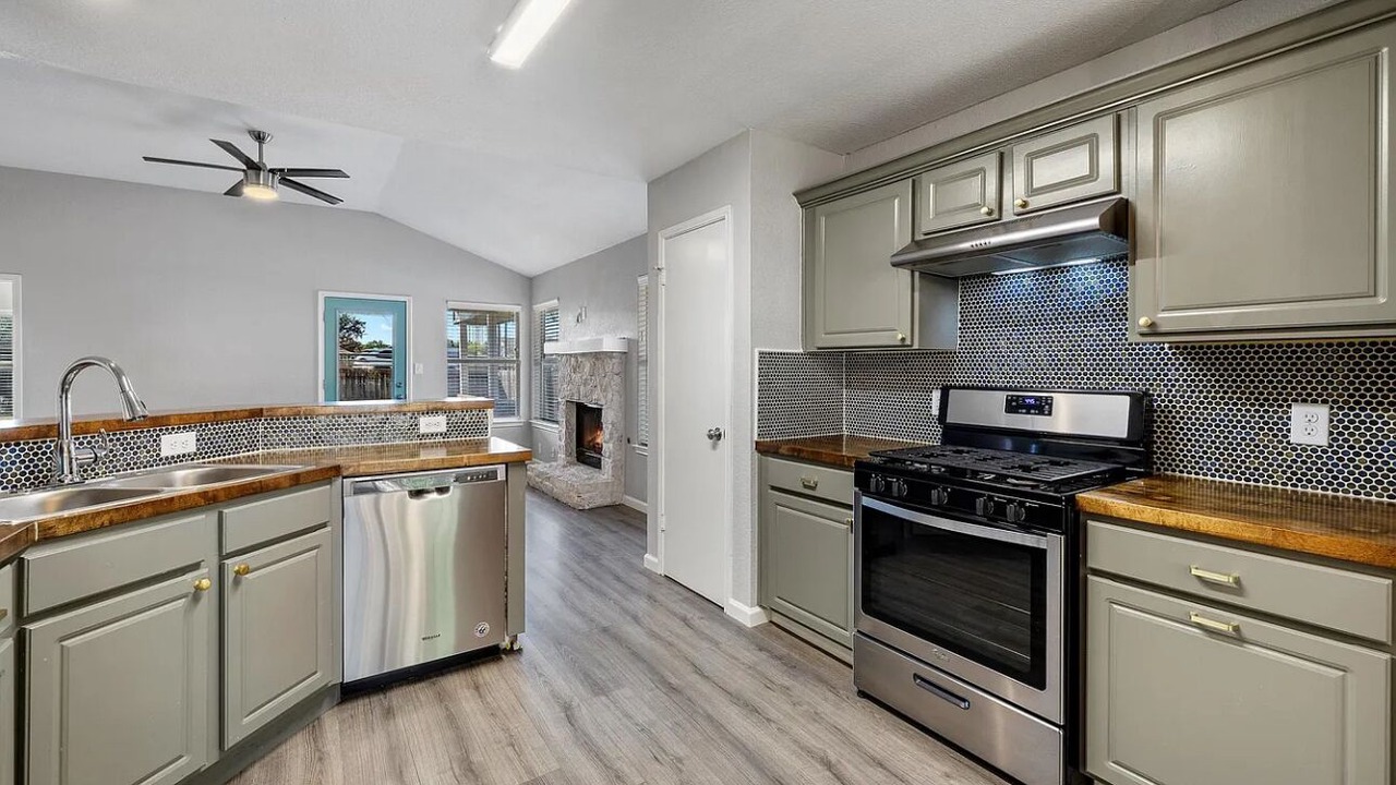 Photo of Kitchen in Chandler Creek