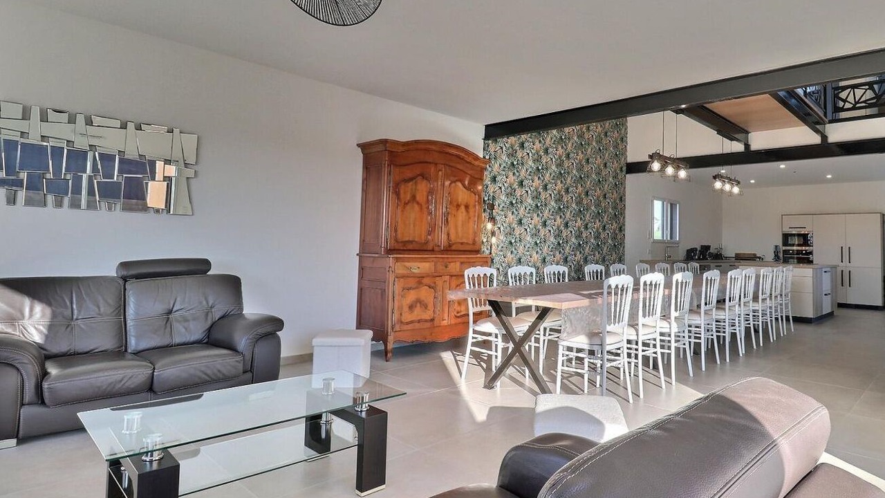 Photo of Others in Parce