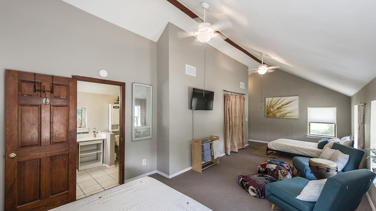 Photo of Bedroom in Gallatin
