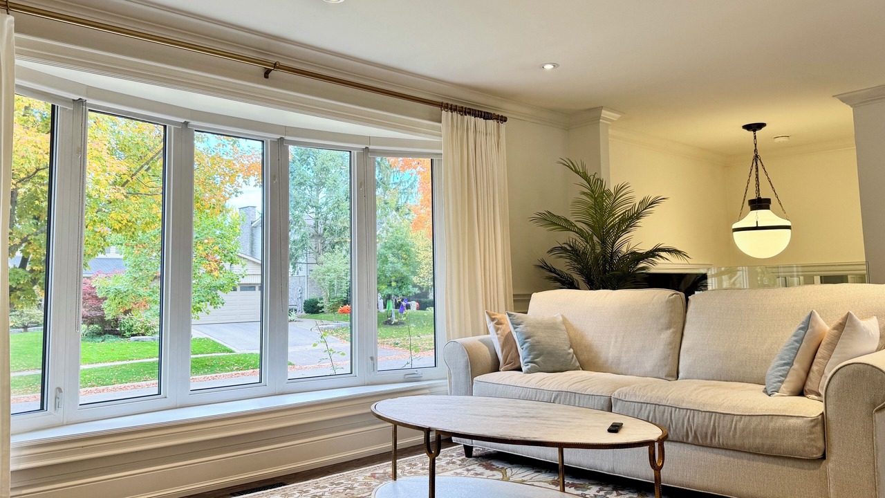 Photo of Livingroom in Oakville