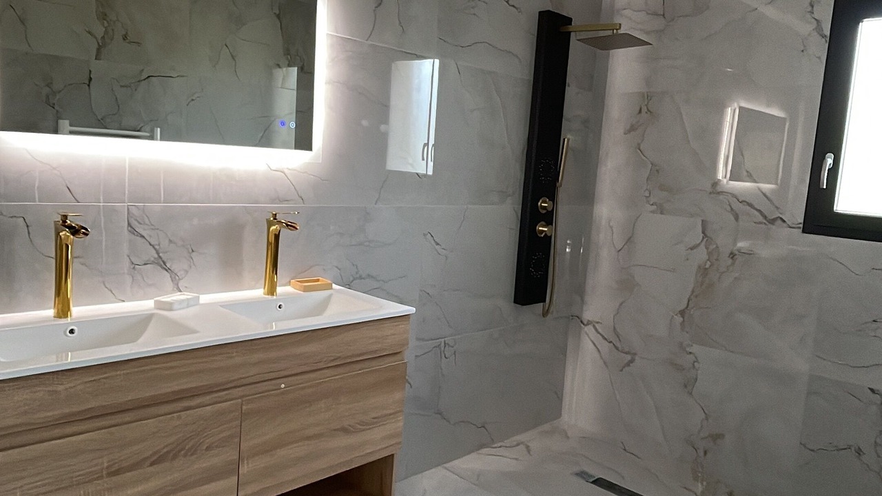 Photo of Bathroom in Creysse