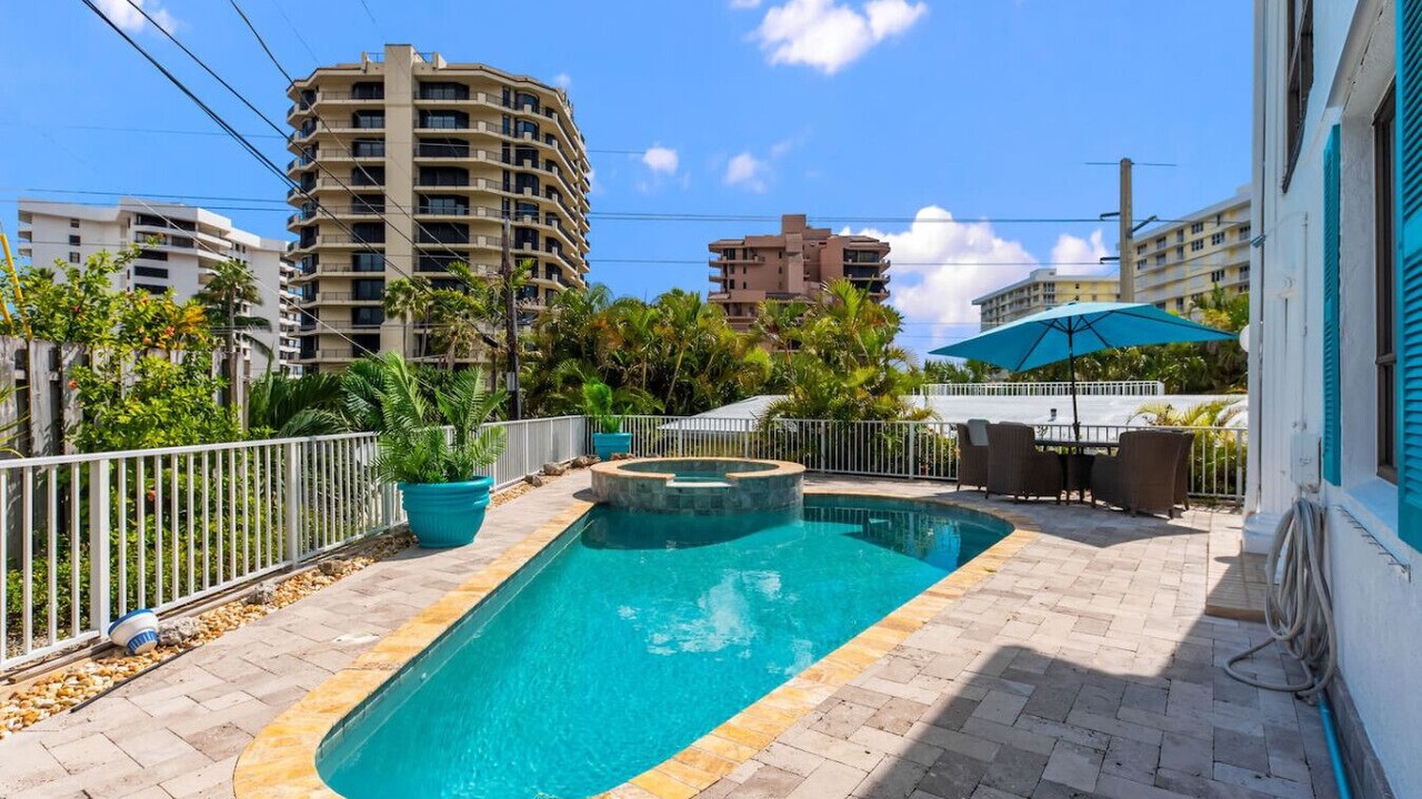 Photo of Outdoor in Juno Beach