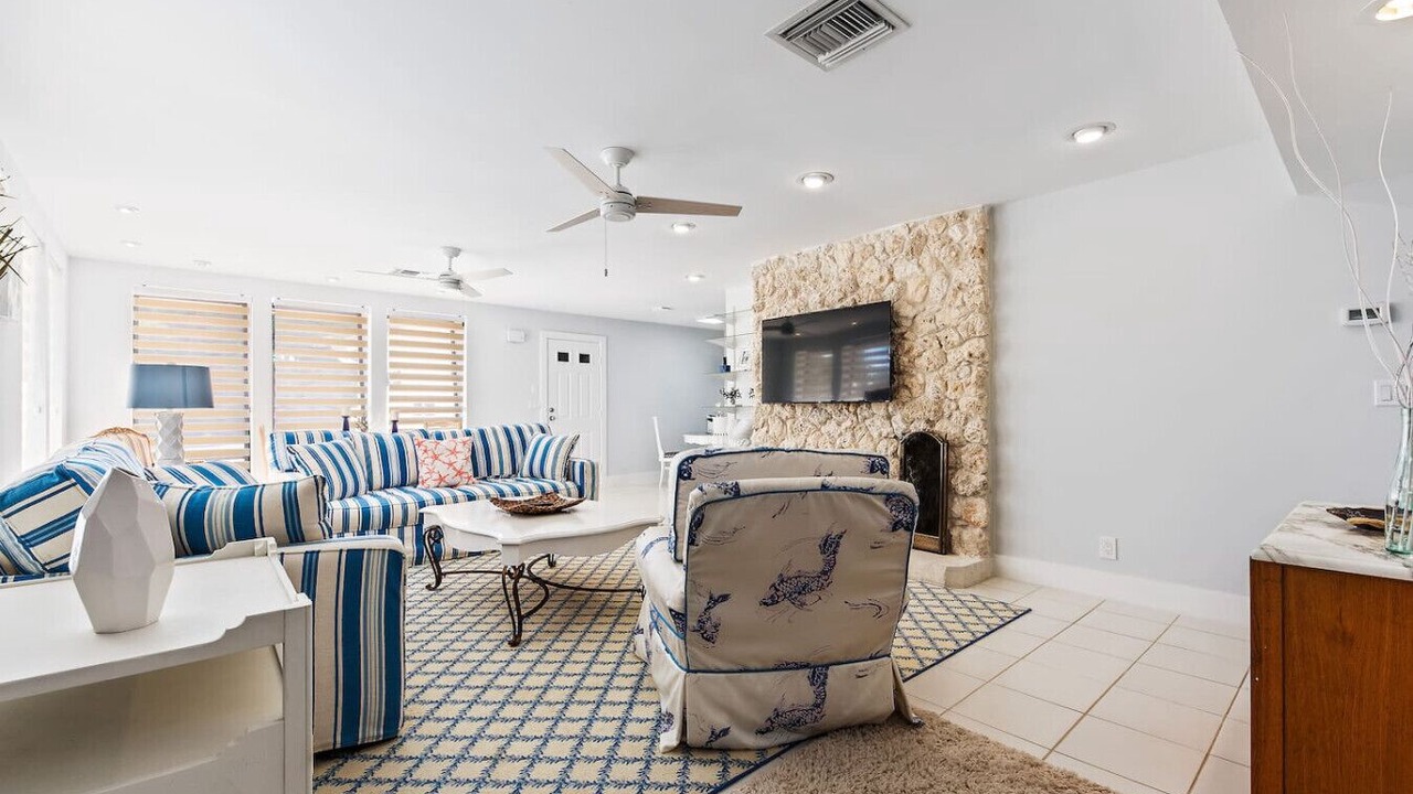 Photo of Livingroom in Juno Beach