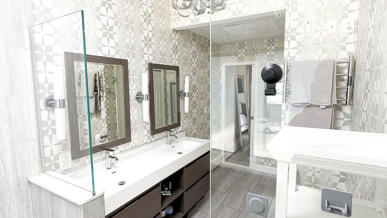 Photo of Bathroom in Islip