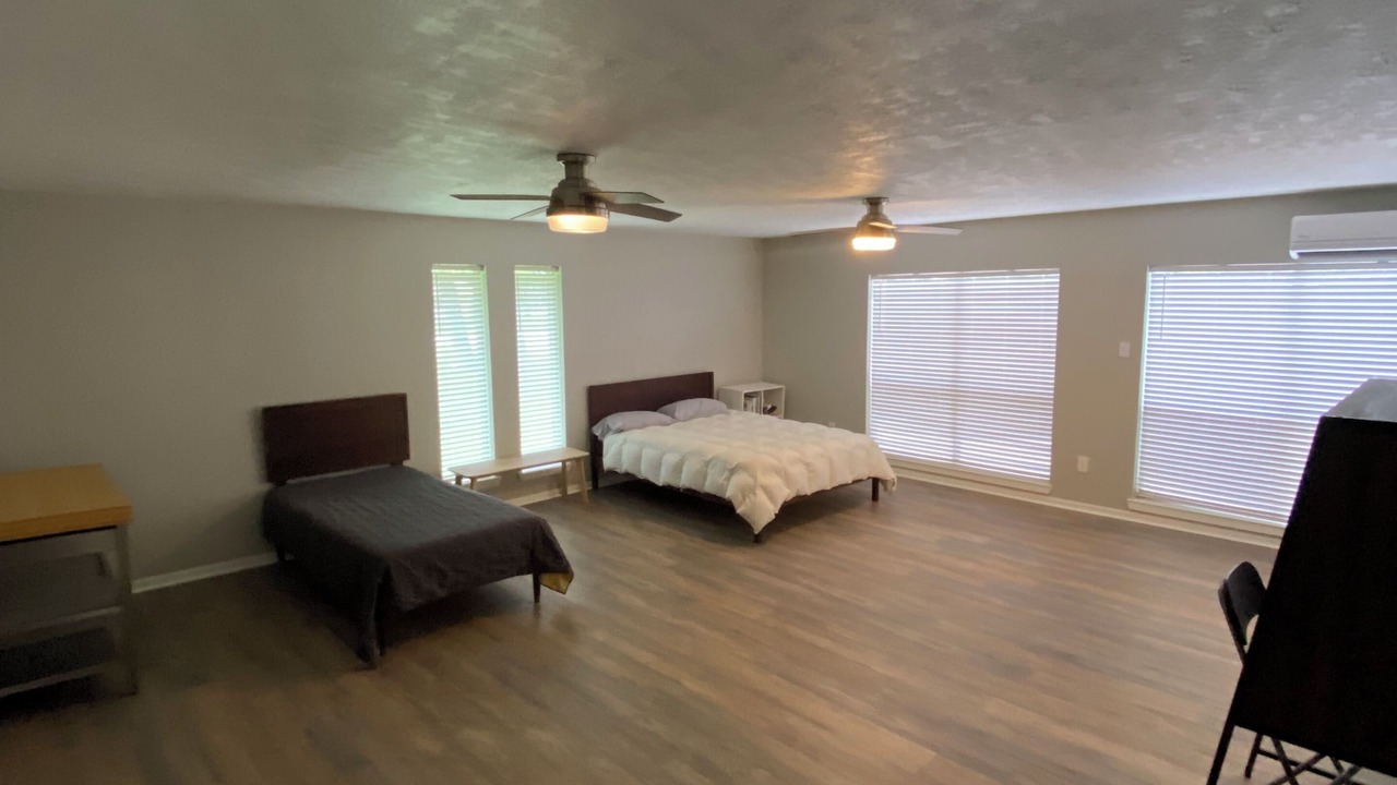 Photo of Bedroom in Mont Belvieu