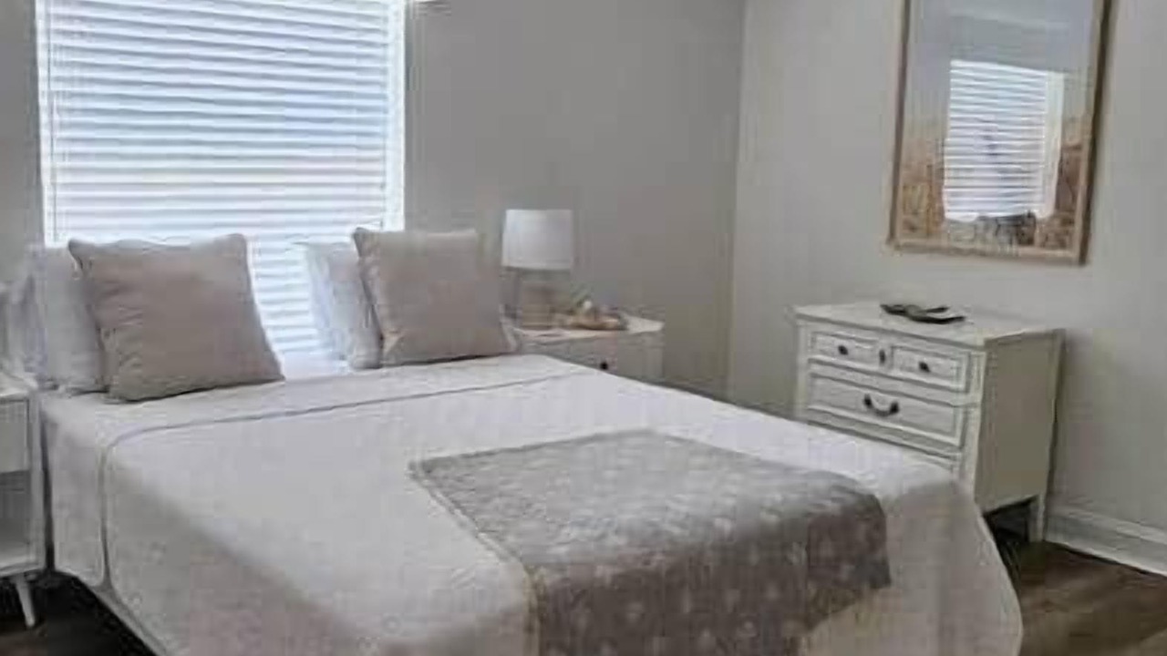 Photo of Bedroom in Fort George Island