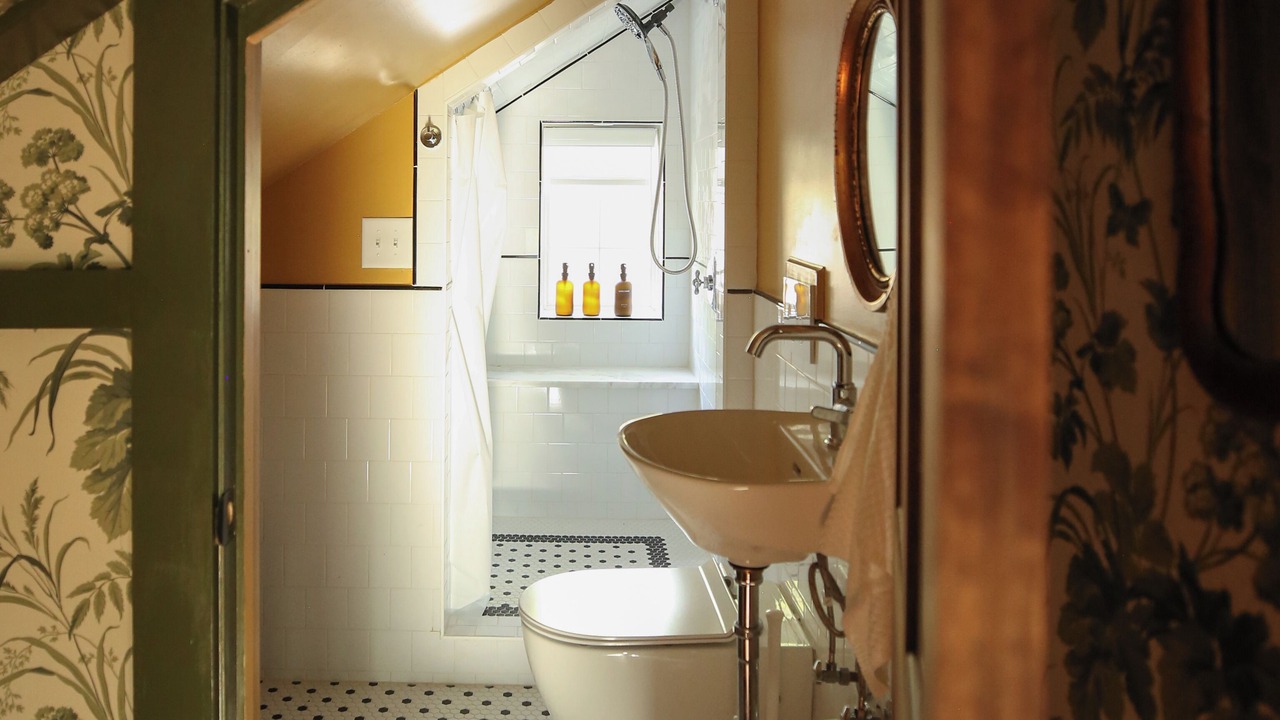 Photo of Bathroom in Benton