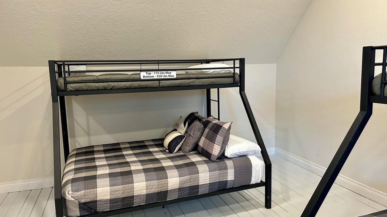 Photo of Bedroom in Oakhurst