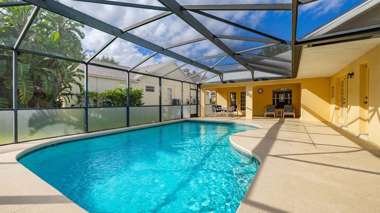 Photo of Outdoor in Orange Tree