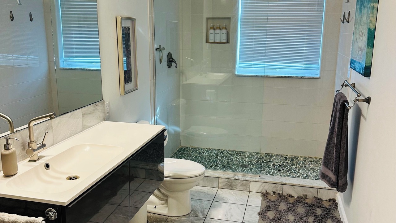 Photo of Bathroom in Logansport