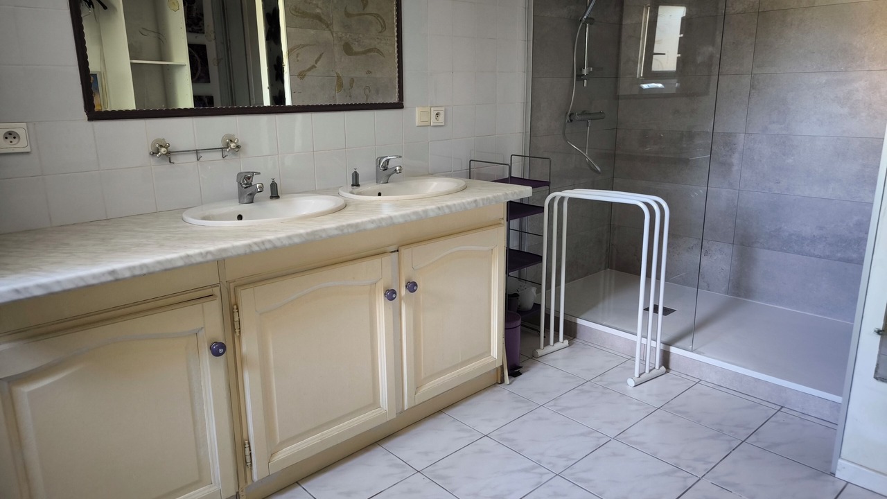 Photo of Bathroom in Vic-la-Gardiole