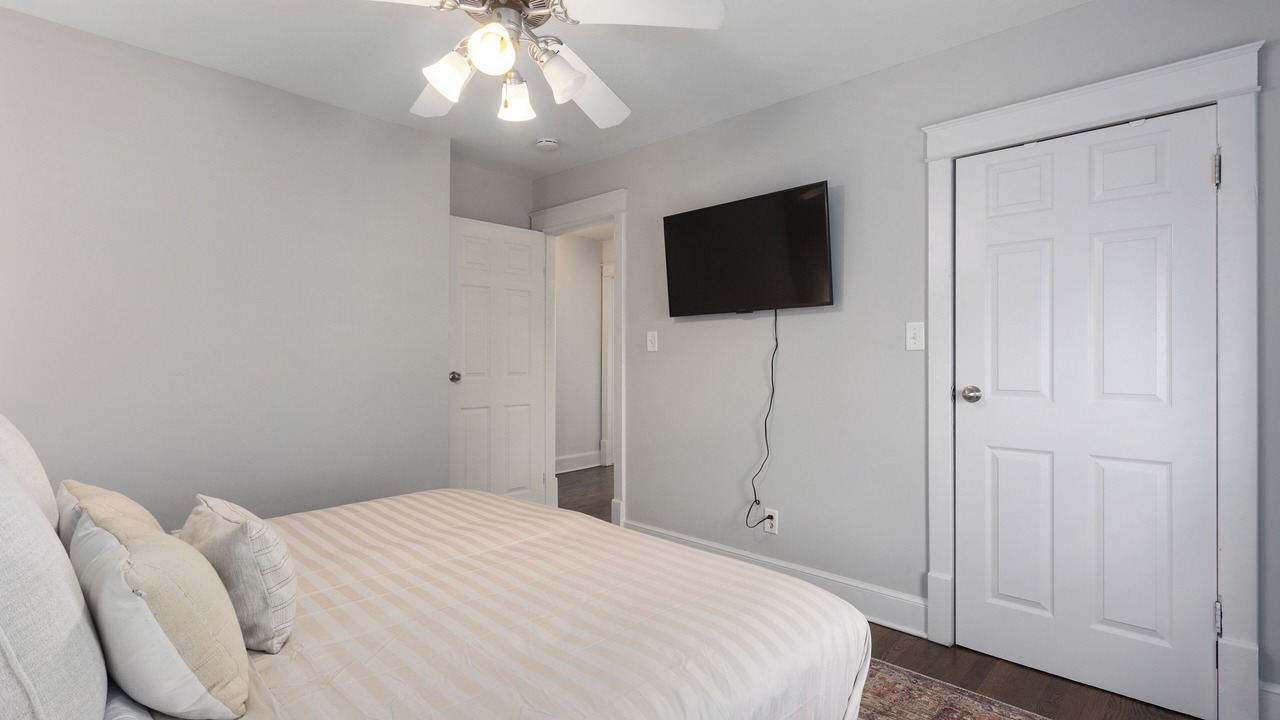 Photo of Bedroom in Lee's Summit